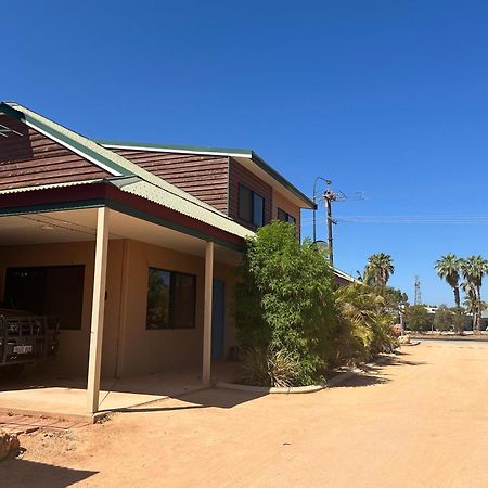 The Ningaloo Breeze Villa 4 Exmouth Exterior photo